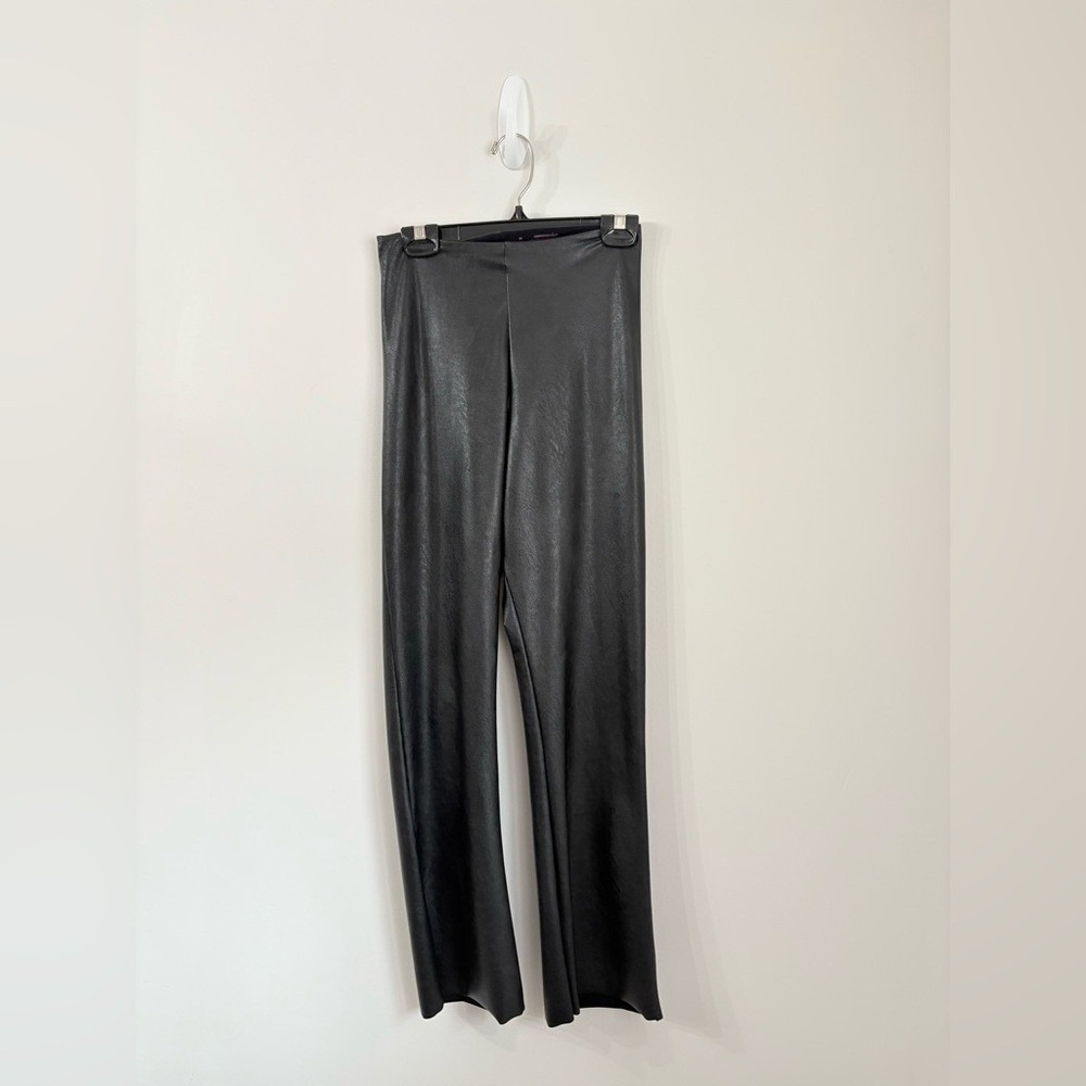 COMMANDO Control Highrise Faux Leather Flared Leggings Medium Shapewear Stretch - Picture 2 of 5